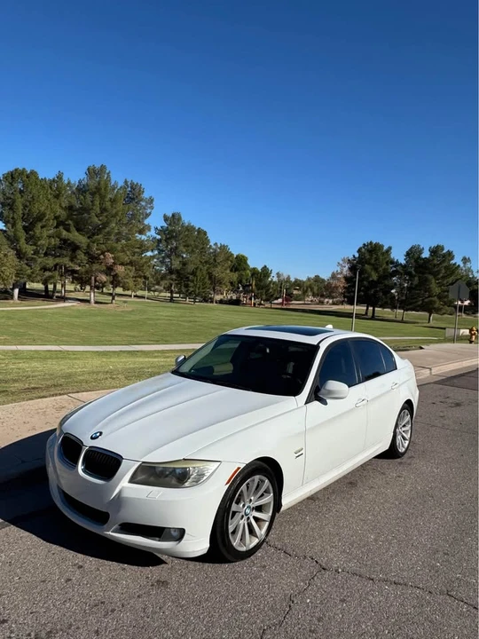 2011 BMW E90 3 Series Sedan - Image 13 of 20