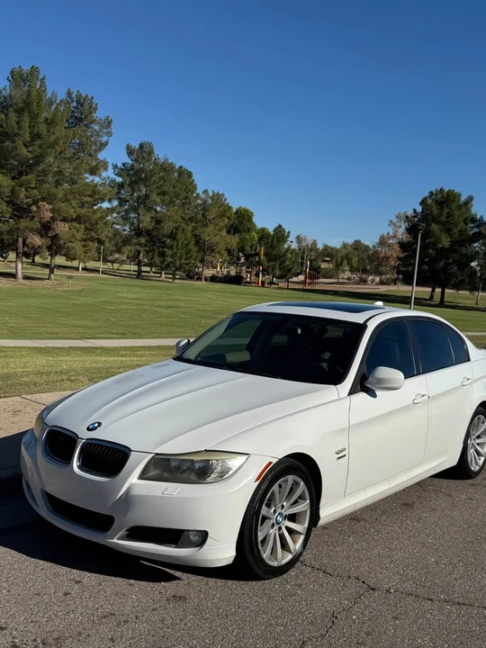 2011 BMW E90 3 Series Sedan - Image 19 of 20