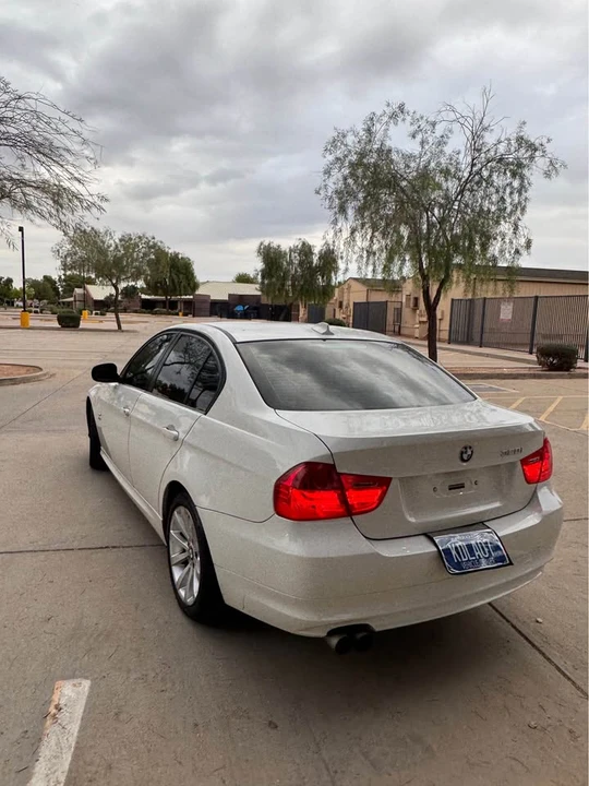 2011 BMW E90 3 Series Sedan - Image 11 of 17