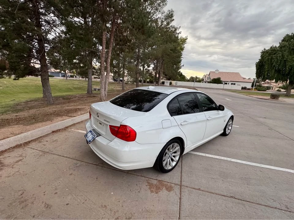 2011 BMW E90 3 Series Sedan - Image 6 of 17
