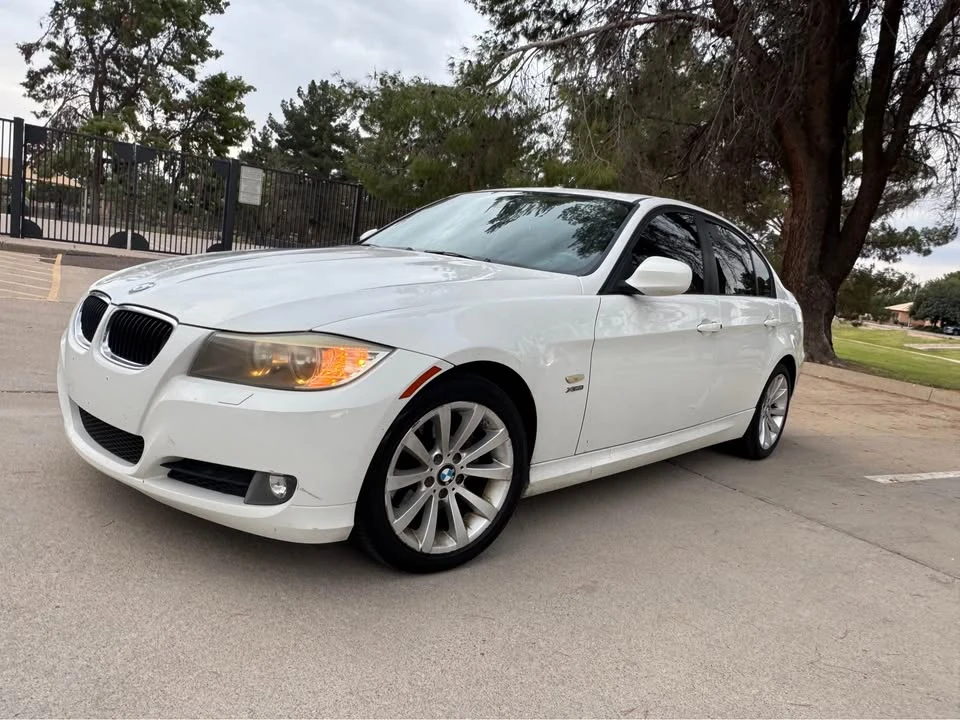 2011 BMW E90 3 Series Sedan - Image 14 of 17