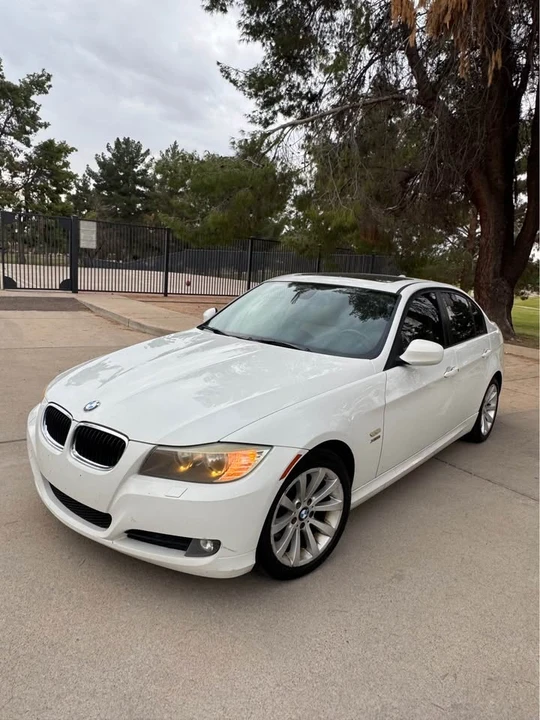 2011 BMW E90 3 Series Sedan - Image 10 of 17