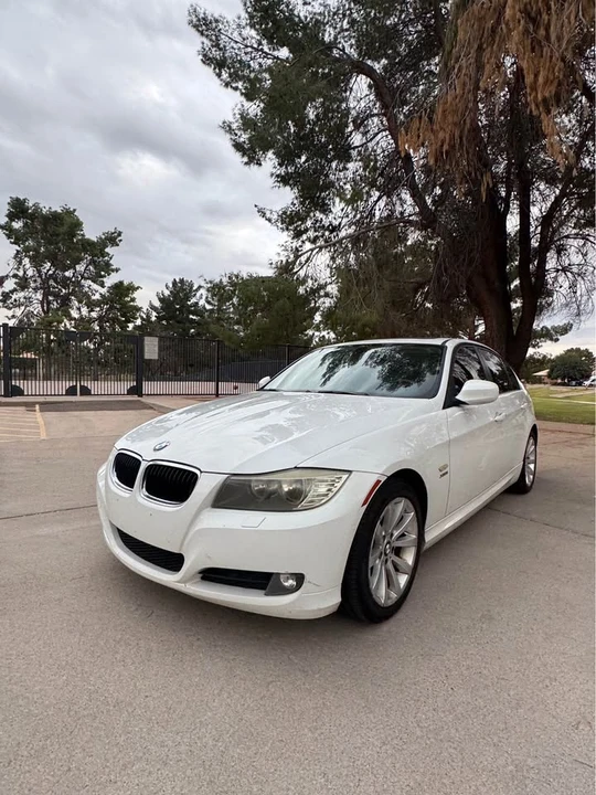 2011 BMW E90 3 Series Sedan - Image 8 of 17