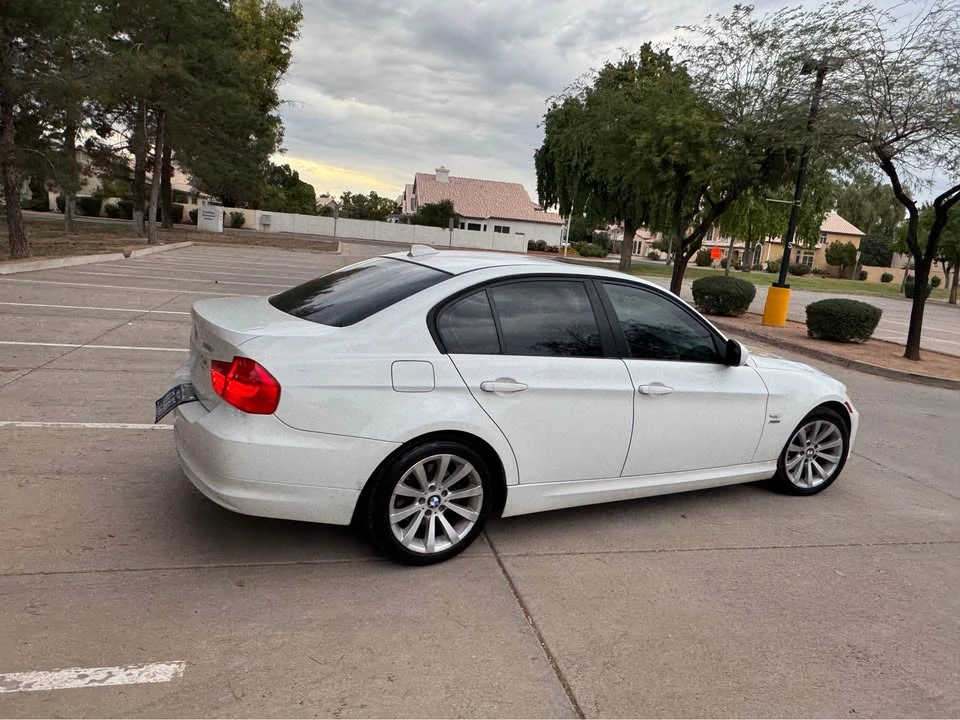 2011 BMW E90 3 Series Sedan - Image 13 of 17