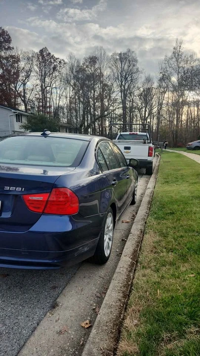 2011 BMW E90 3 Series Sedan - Image 3 of 8