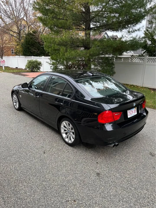 2011 BMW E90 3 Series Sedan - Image 13 of 20