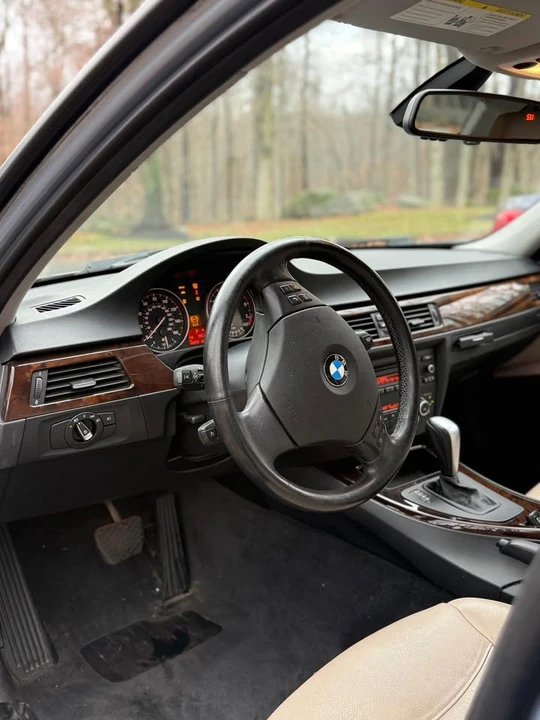 2011 BMW E90 3 Series Sedan - Image 12 of 12