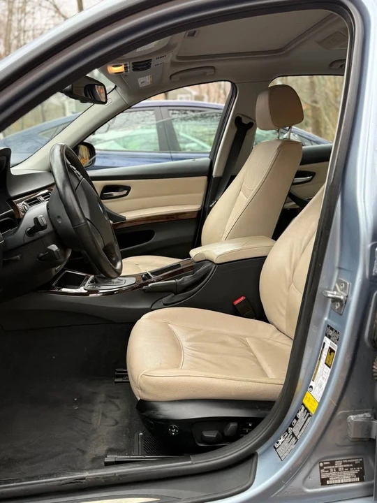 2011 BMW E90 3 Series Sedan - Image 7 of 12