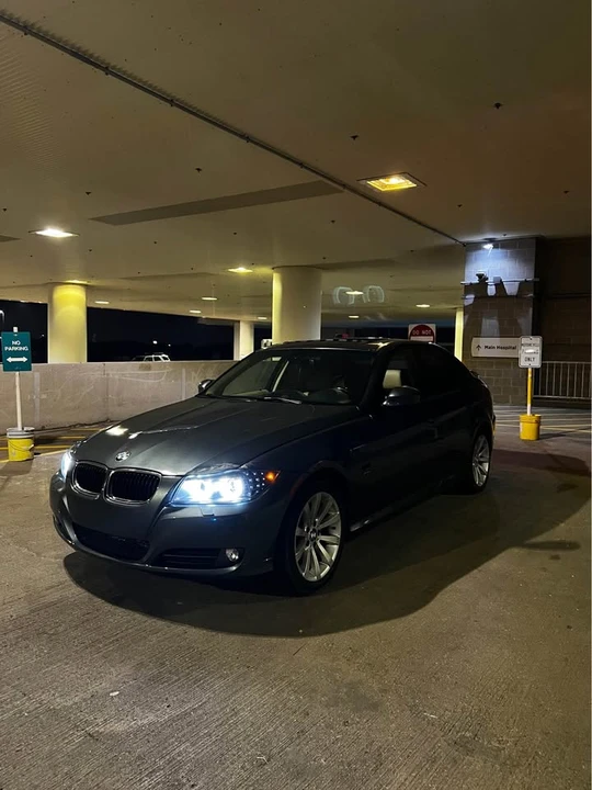 2011 BMW E90 3 Series Sedan - Image 2 of 13