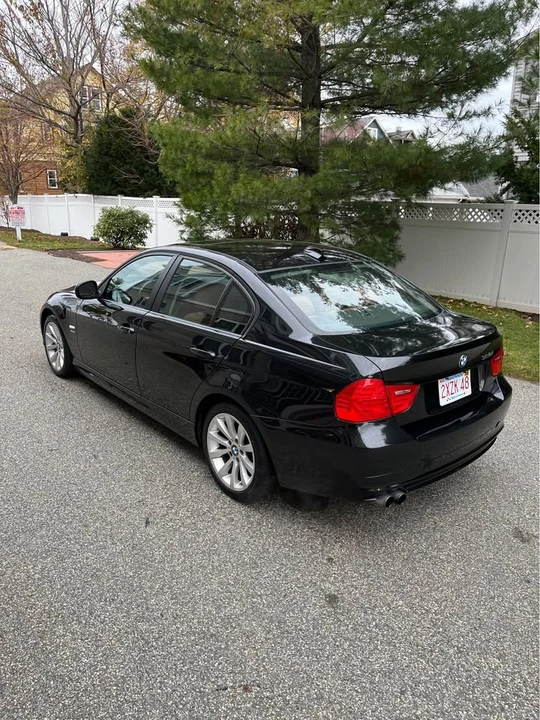 2011 BMW E90 3 Series Sedan - Image 10 of 20