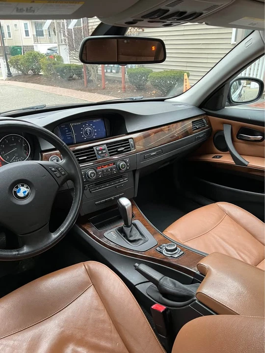 2011 BMW E90 3 Series Sedan - Image 14 of 20