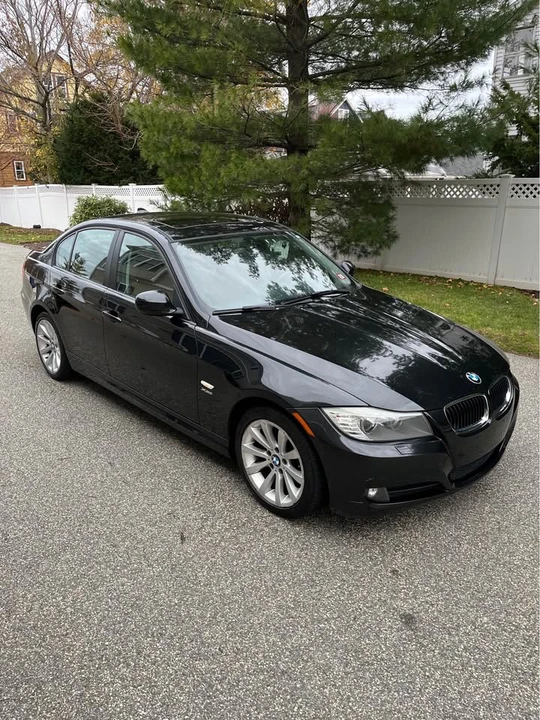 2011 BMW E90 3 Series Sedan - Image 3 of 20