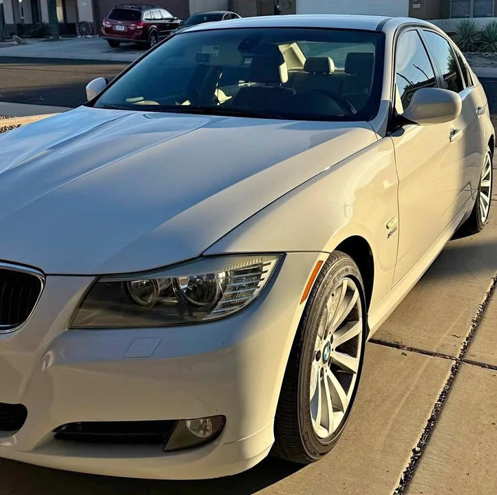 2011 BMW E90 3 Series Sedan - Image 2 of 2