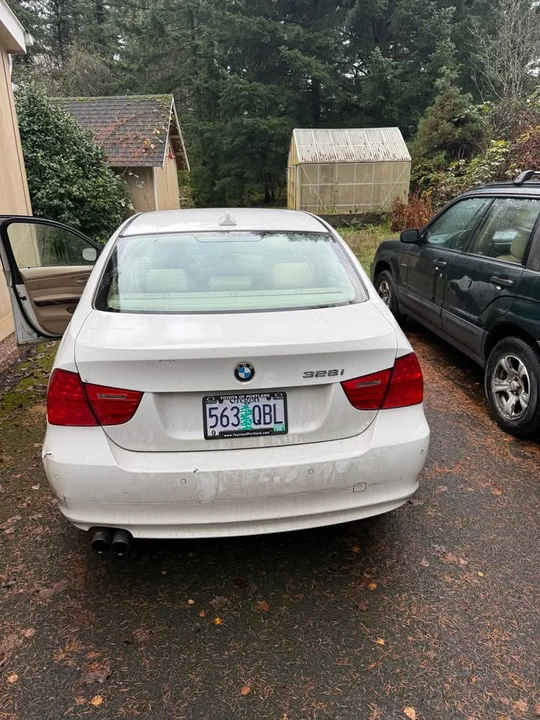 2011 BMW E90 3 Series Sedan - Image 2 of 7