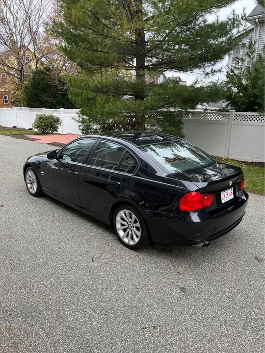 2011 BMW E90 3 Series Sedan - Image 5 of 20