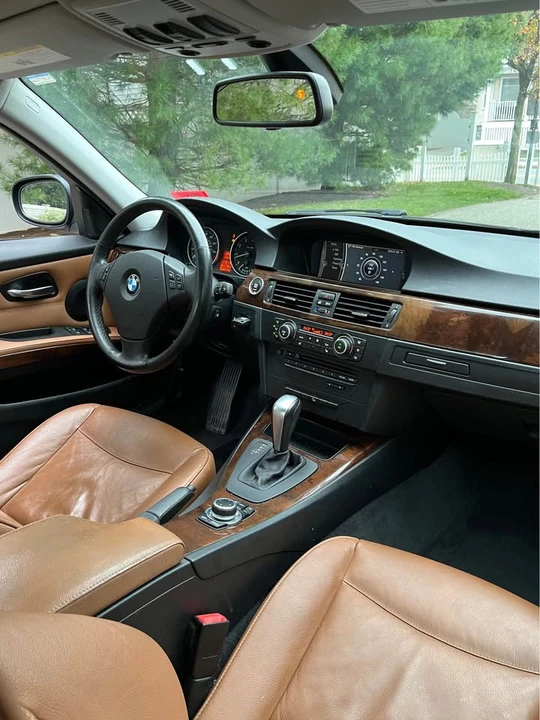 2011 BMW E90 3 Series Sedan - Image 15 of 20