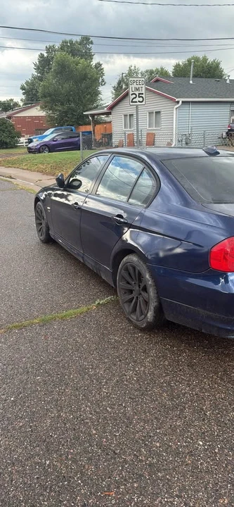 2011 BMW E90 3 Series Sedan - Image 3 of 4