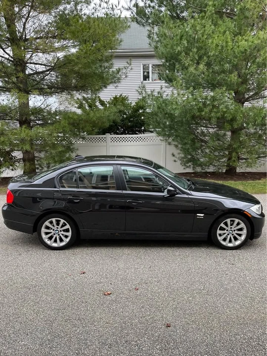 2011 BMW E90 3 Series Sedan - Image 7 of 20
