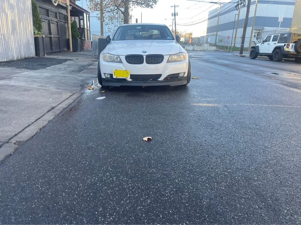 2011 BMW E90 3 Series Sedan - Image 3 of 6