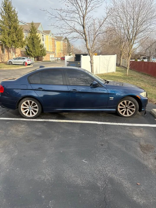 2011 BMW E90 3 Series Sedan - Image 7 of 9