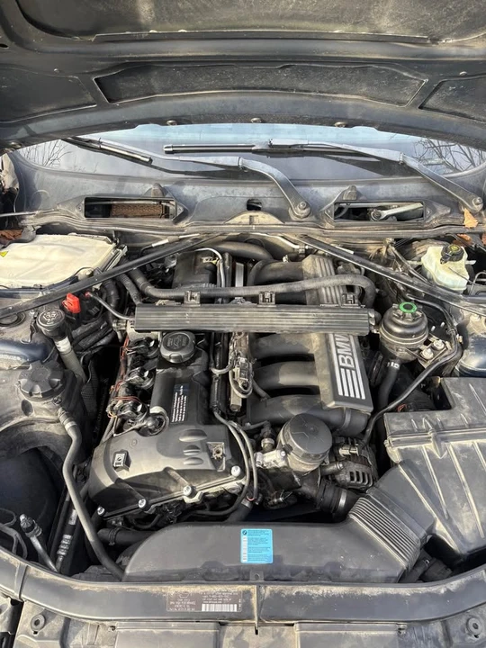 2011 BMW E90 3 Series Sedan - Image 2 of 9