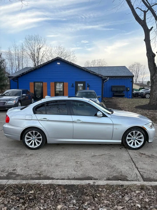 2011 BMW E90 3 Series Sedan - Image 8 of 15