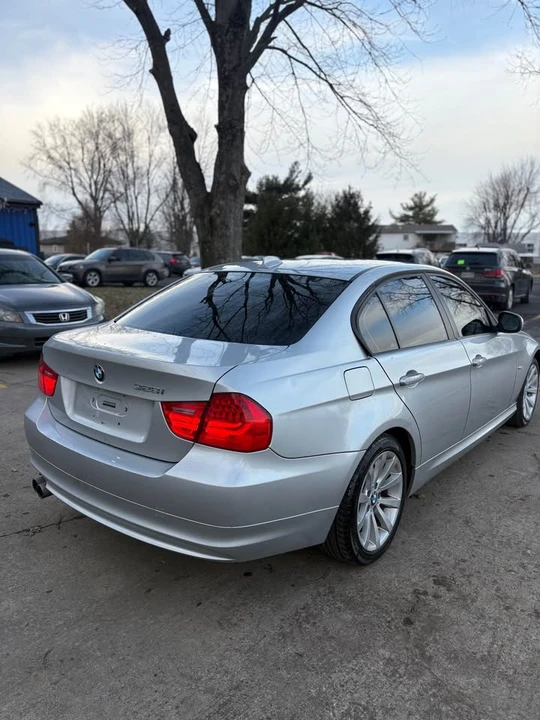 2011 BMW E90 3 Series Sedan - Image 6 of 15