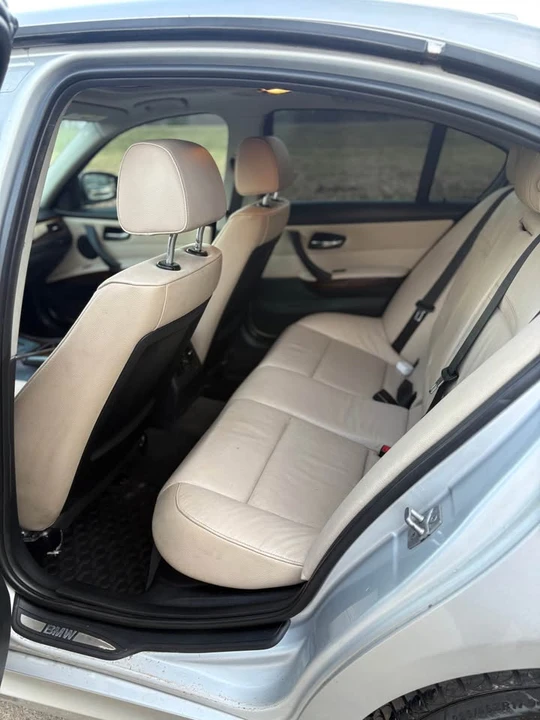 2011 BMW E90 3 Series Sedan - Image 12 of 15