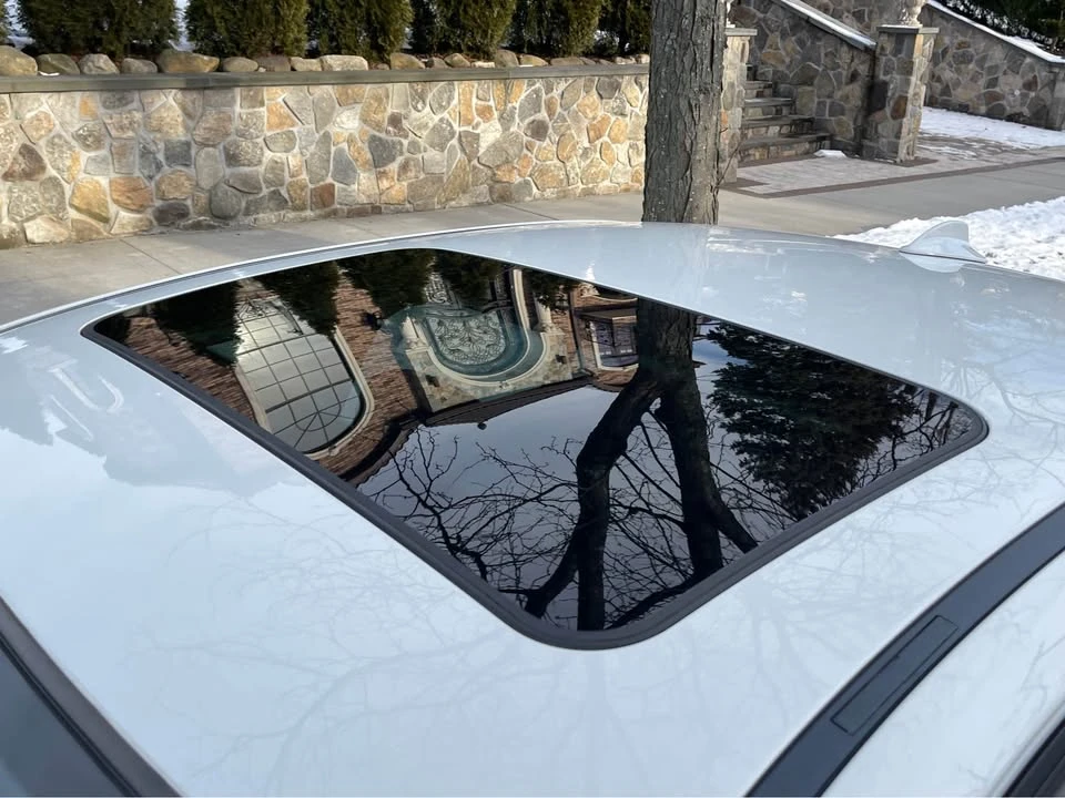 2011 BMW E90 3 Series Sedan - Image 9 of 19