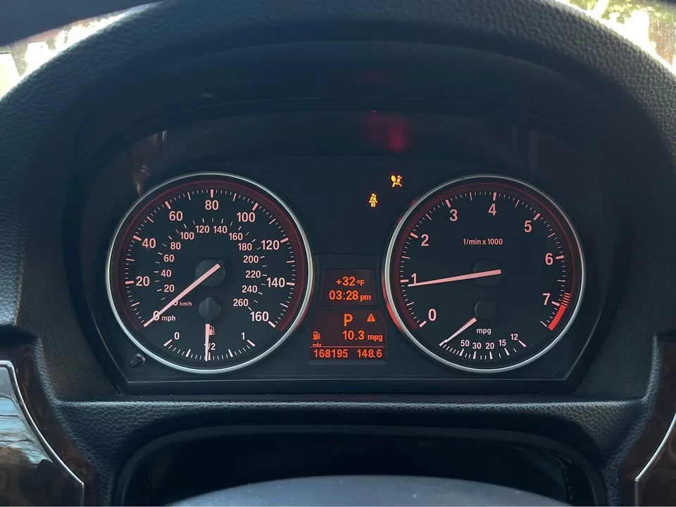 2011 BMW E90 3 Series Sedan - Image 15 of 19