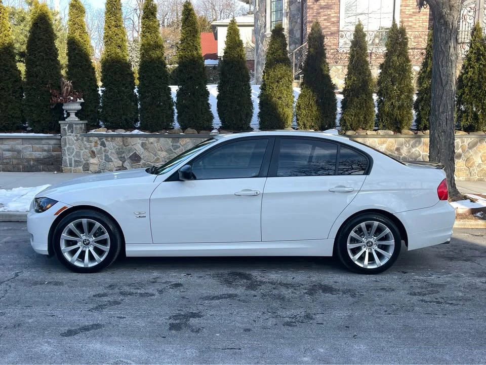 2011 BMW E90 3 Series Sedan - Image 7 of 19