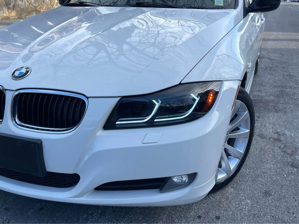 2011 BMW E90 3 Series Sedan - Image 10 of 19