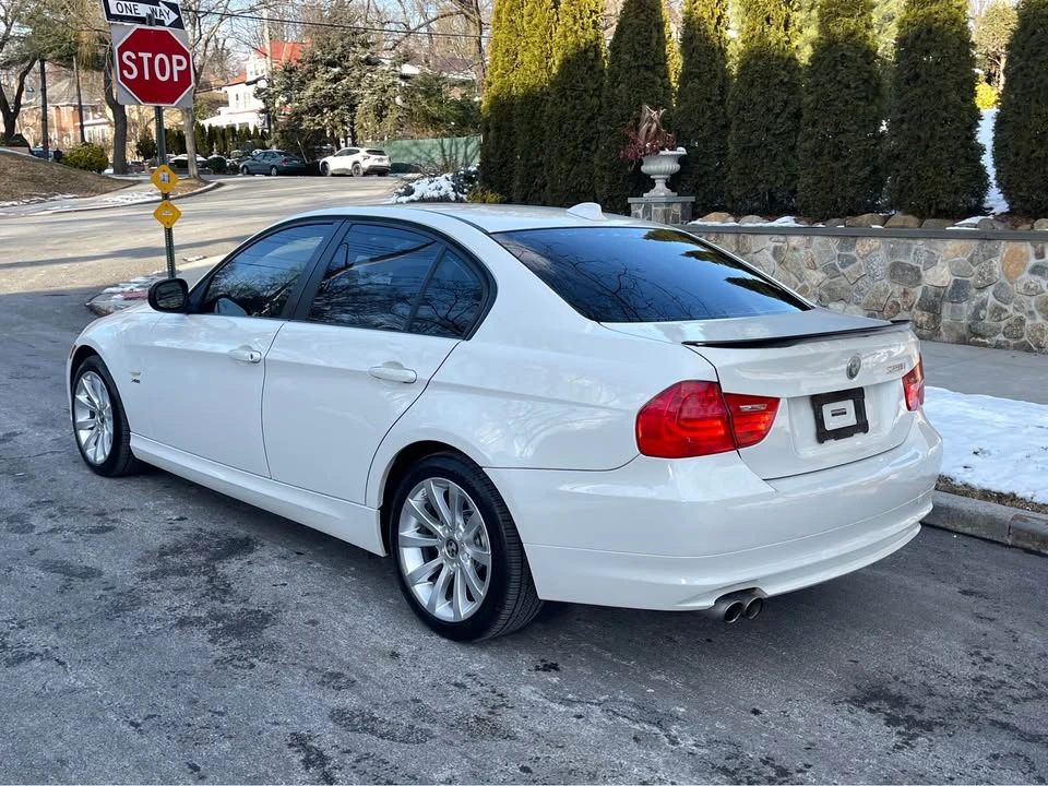 2011 BMW E90 3 Series Sedan - Image 6 of 19
