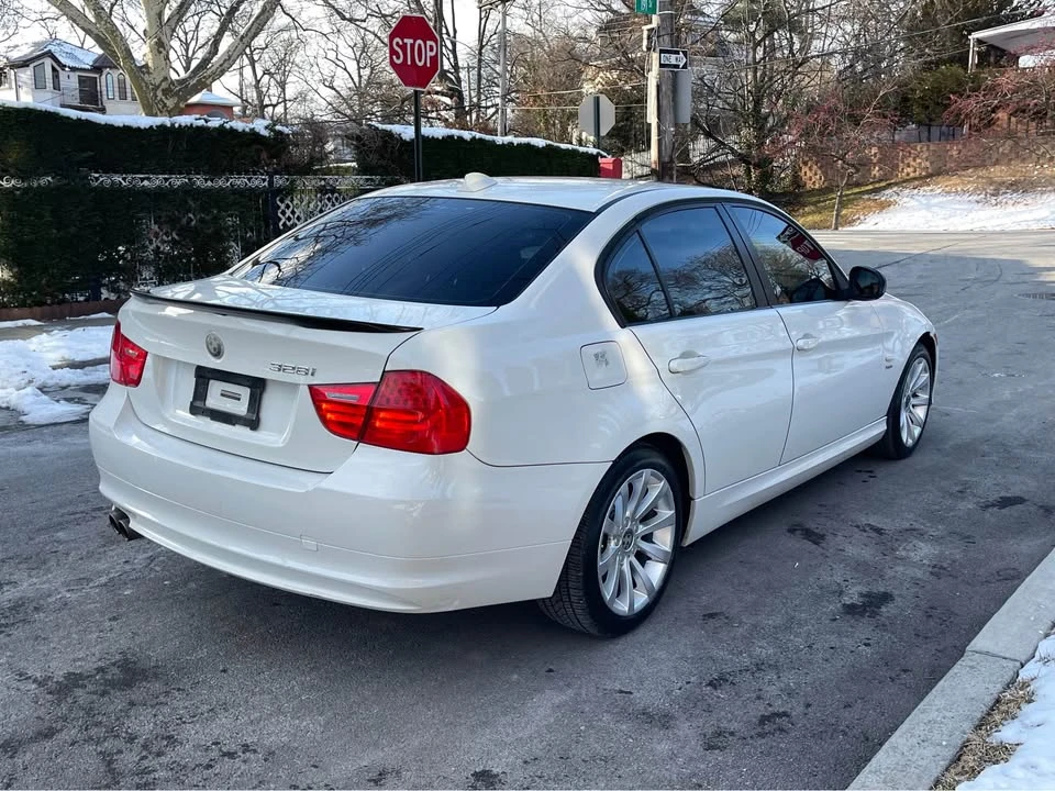 2011 BMW E90 3 Series Sedan - Image 4 of 19