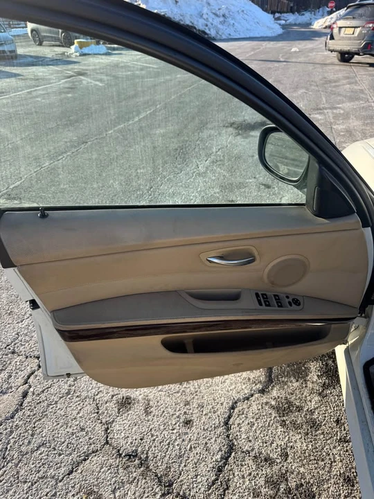 2011 BMW E90 3 Series Sedan - Image 11 of 17