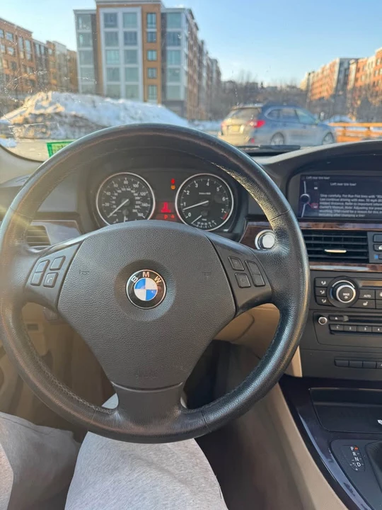 2011 BMW E90 3 Series Sedan - Image 15 of 17