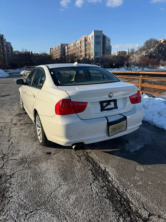 2011 BMW E90 3 Series Sedan - Image 4 of 17