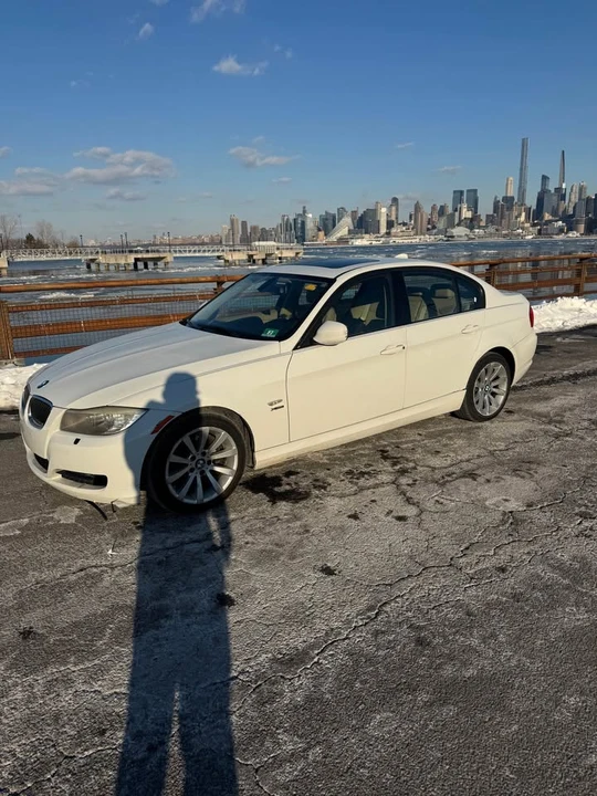 2011 BMW E90 3 Series Sedan - Image 3 of 17