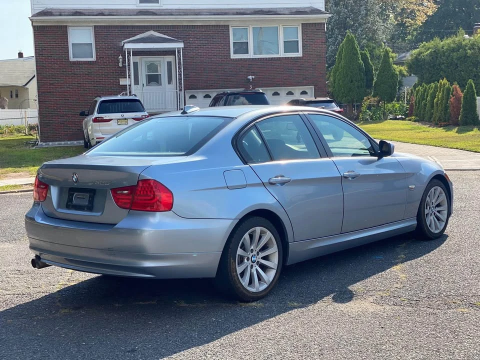 2011 BMW E90 3 Series Sedan - Image 4 of 17