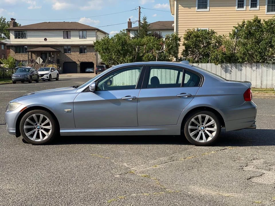 2011 BMW E90 3 Series Sedan - Image 7 of 17