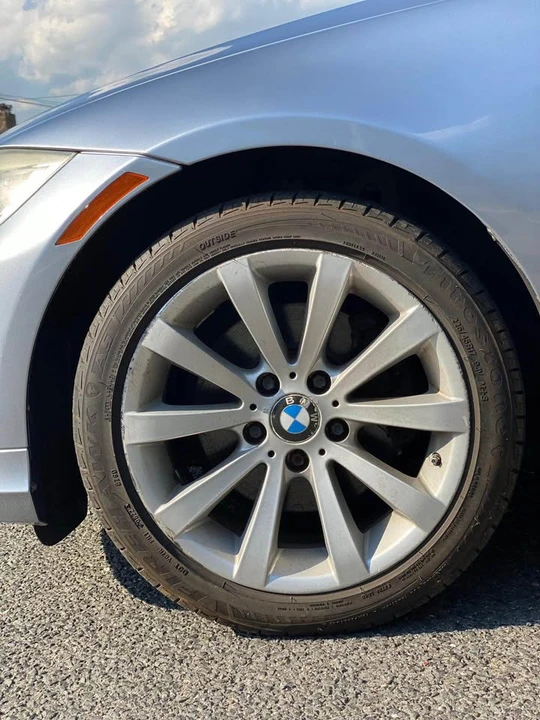 2011 BMW E90 3 Series Sedan - Image 15 of 17
