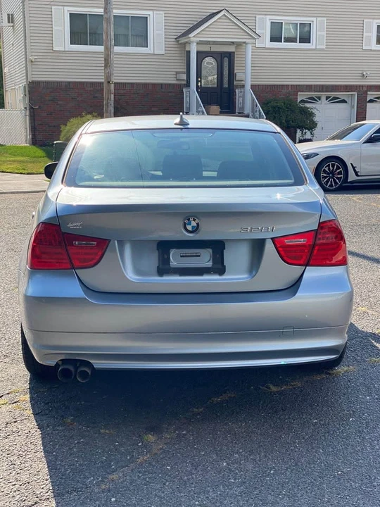 2011 BMW E90 3 Series Sedan - Image 5 of 17