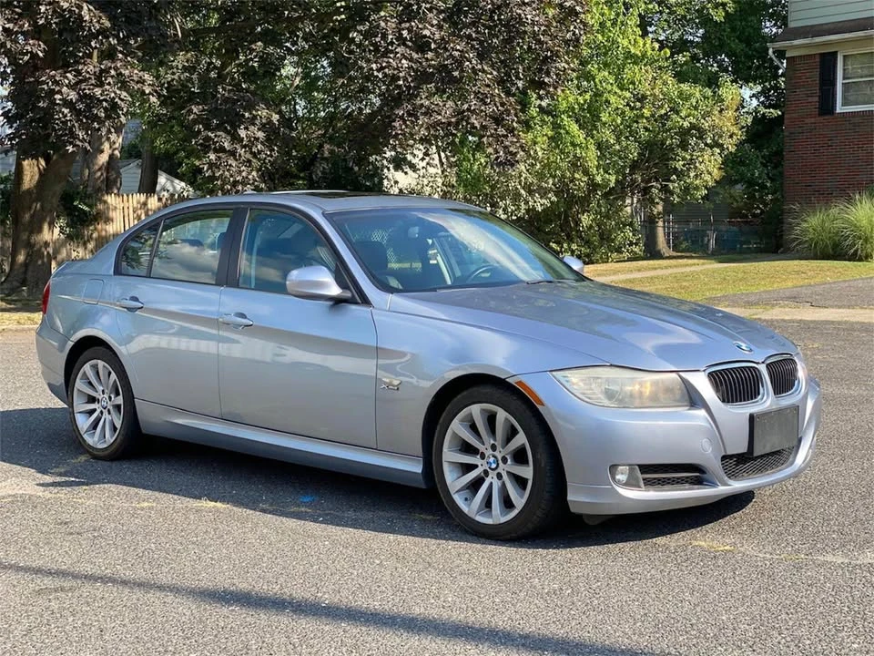 2011 BMW E90 3 Series Sedan - Image 2 of 17