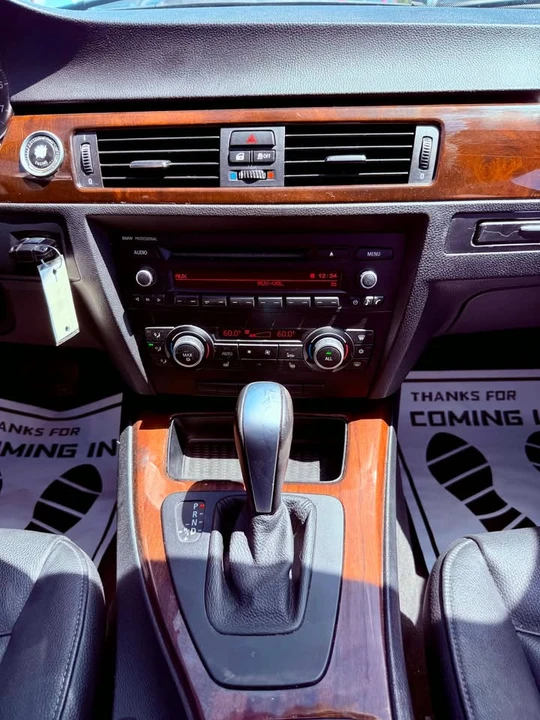 2011 BMW E90 3 Series Sedan - Image 16 of 20