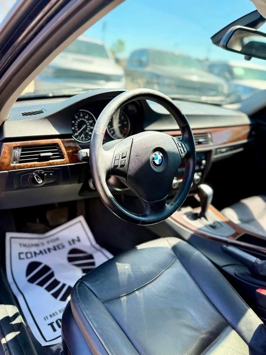 2011 BMW E90 3 Series Sedan - Image 14 of 20