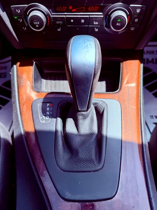 2011 BMW E90 3 Series Sedan - Image 18 of 20