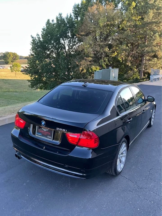 2011 BMW E90 3 Series Sedan - Image 6 of 18