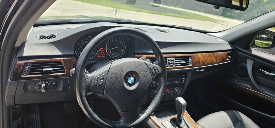 2011 BMW E90 3 Series Sedan - Image 10 of 13
