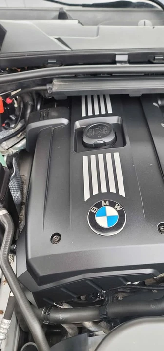 2011 BMW E90 3 Series Sedan - Image 6 of 16