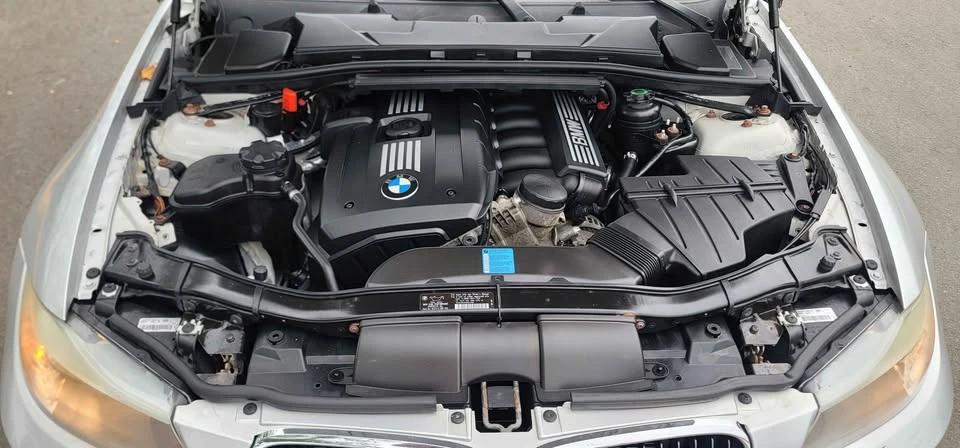 2011 BMW E90 3 Series Sedan - Image 5 of 16